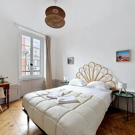 Hyper Centre Cachet Ancien 6 Voyageurs Wifi ! Apartment Clermont-Ferrand