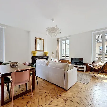 Hyper Centre Cachet Ancien 6 Voyageurs Wifi ! Apartment
